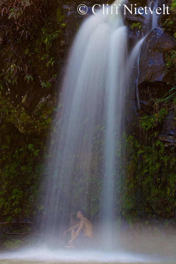 Waterfall & Tourist, REF: HAWA021